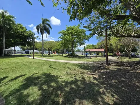 R13 Nebraska Guaynabo PR 00969