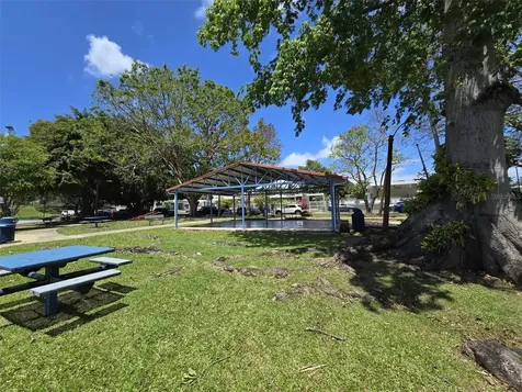 R13 Nebraska Guaynabo PR 00969