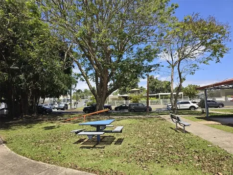R13 Nebraska Guaynabo PR 00969