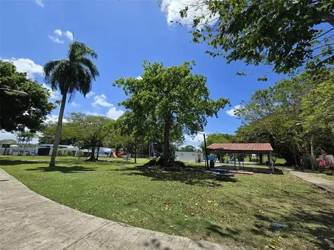 R13 Nebraska Guaynabo PR 00969