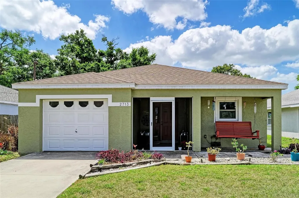 2713 11th Avenue W Bradenton FL 34205