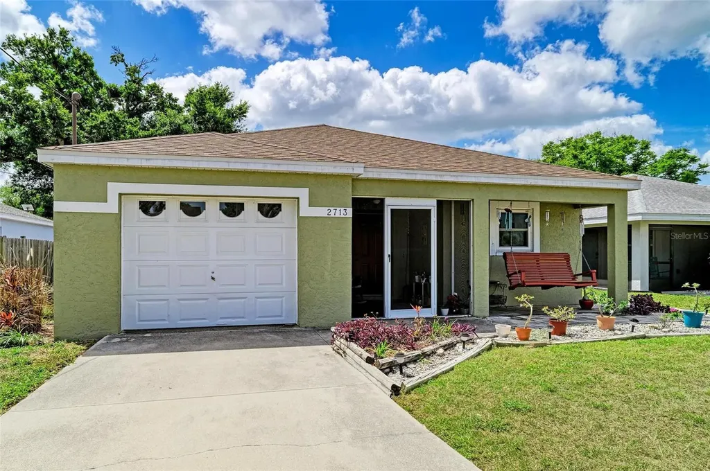 2713 11th Avenue W Bradenton FL 34205