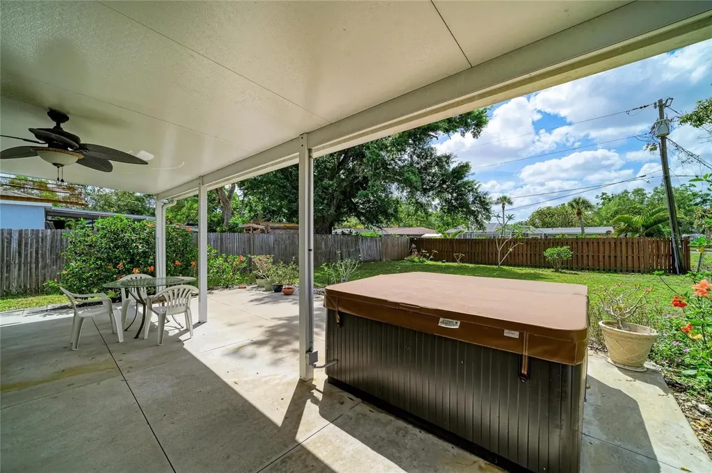2713 11th Avenue W Bradenton FL 34205