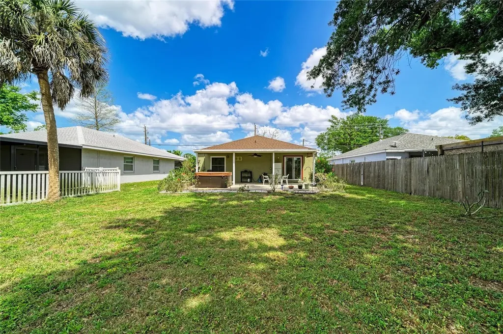 2713 11th Avenue W Bradenton FL 34205