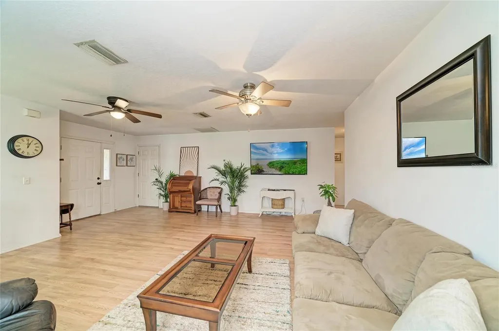 2713 11th Avenue W Bradenton FL 34205