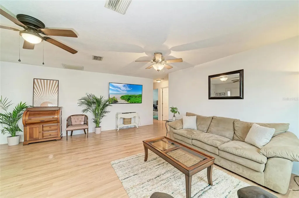 2713 11th Avenue W Bradenton FL 34205