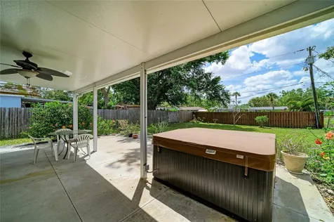 2713 11th Avenue W Bradenton FL 34205