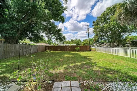 2713 11th Avenue W Bradenton FL 34205