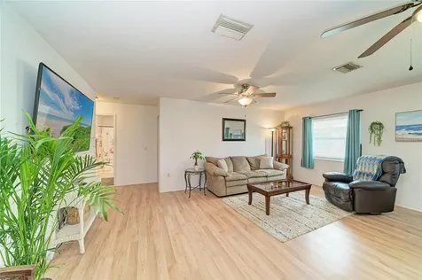 2713 11th Avenue W Bradenton FL 34205