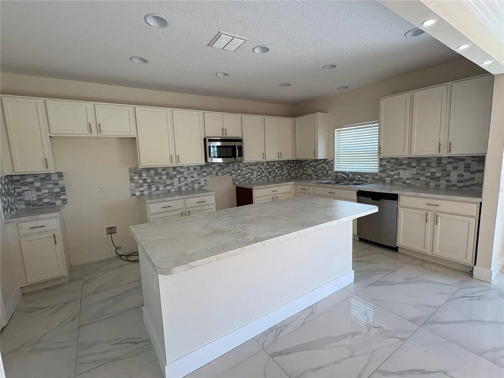 2237 Cypress Lake Place Kissimmee FL 34758