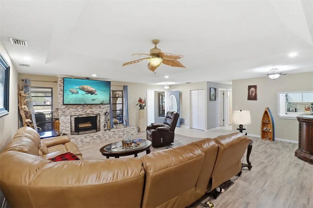 59 Cypress Boulevard W Homosassa FL 34446