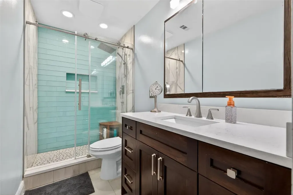 6537 Cape Hatteras Way NE St Petersburg FL 33702