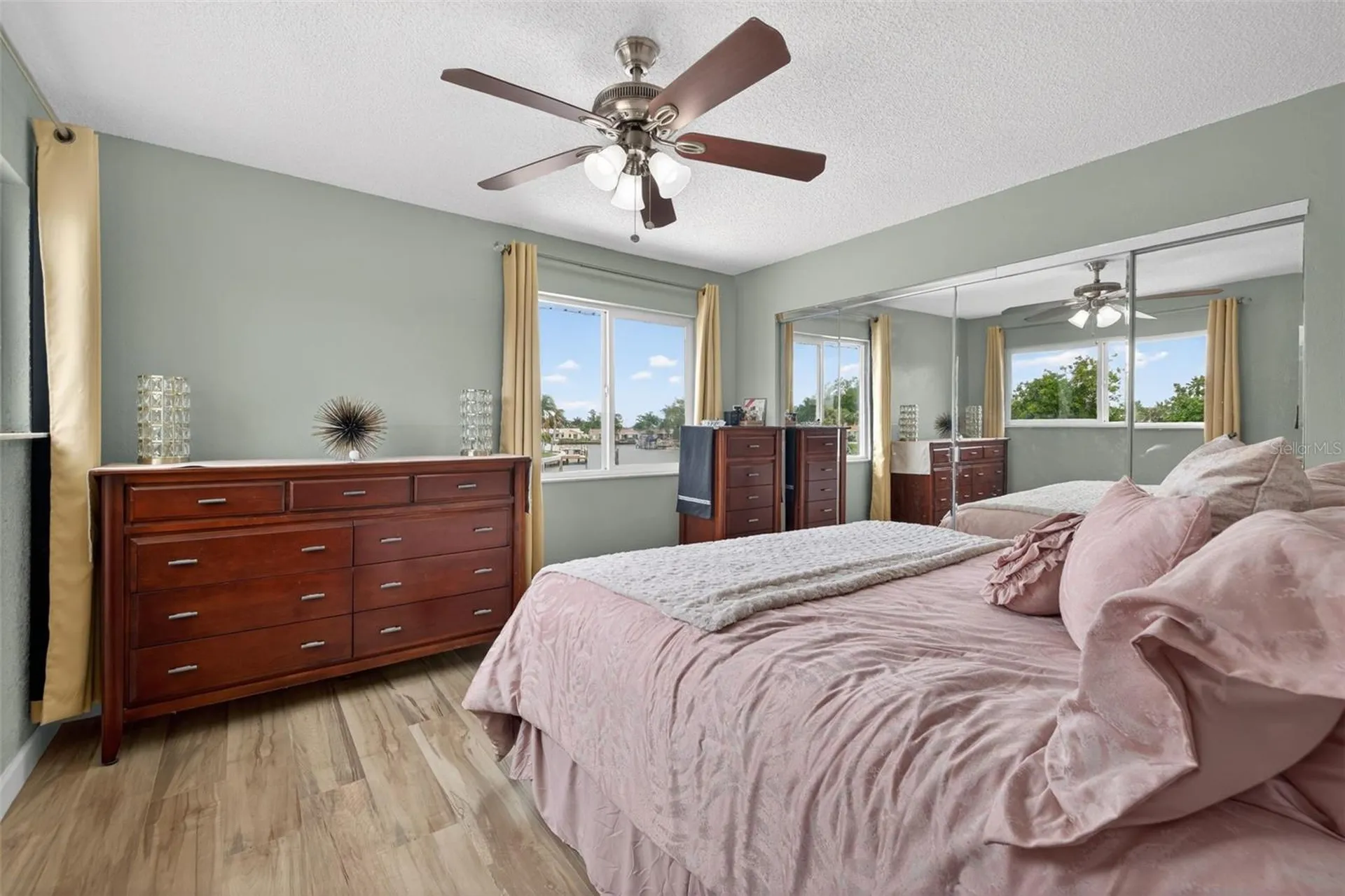 6537 Cape Hatteras Way NE St Petersburg FL 33702