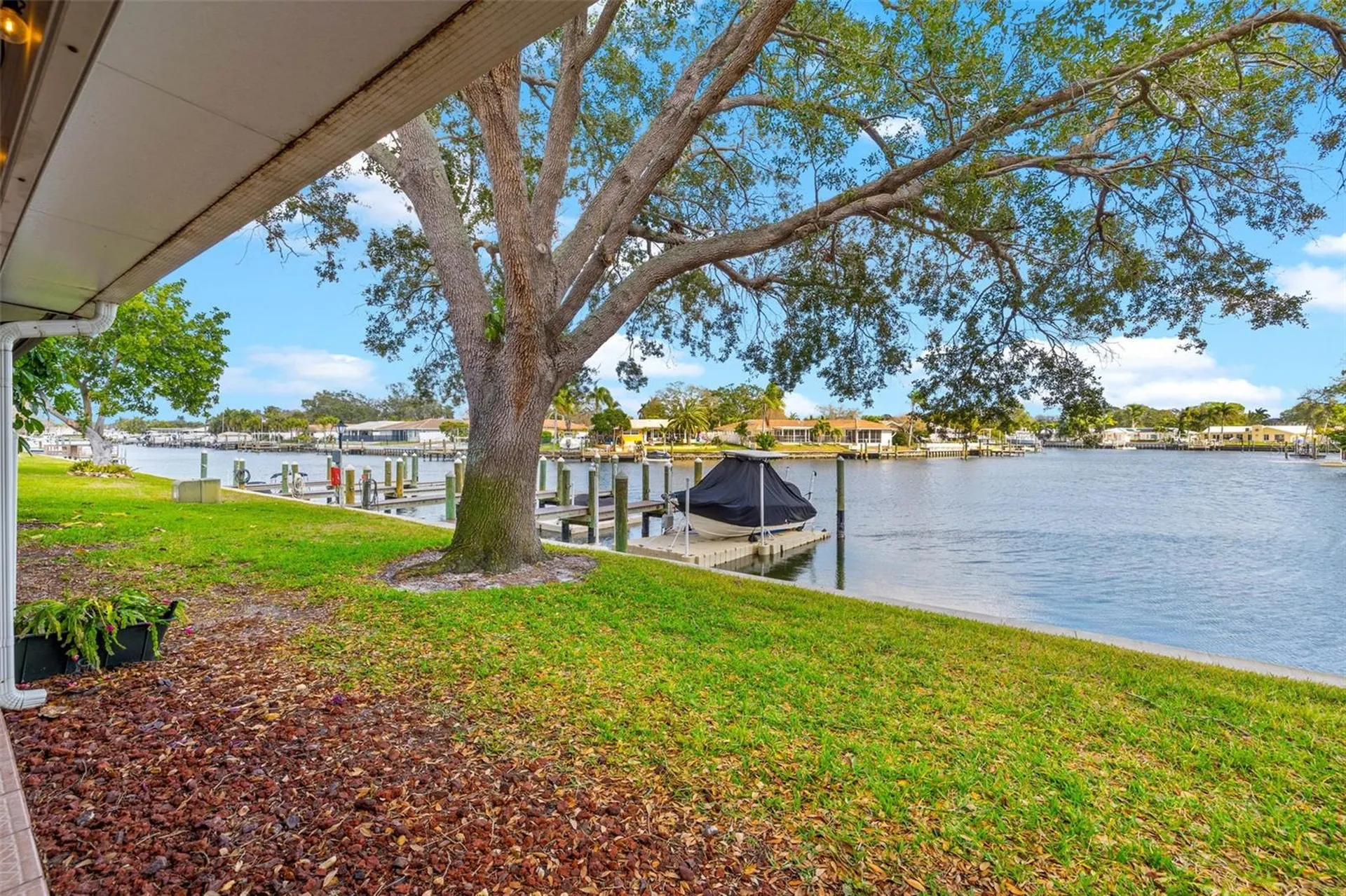 6537 Cape Hatteras Way NE St Petersburg FL 33702