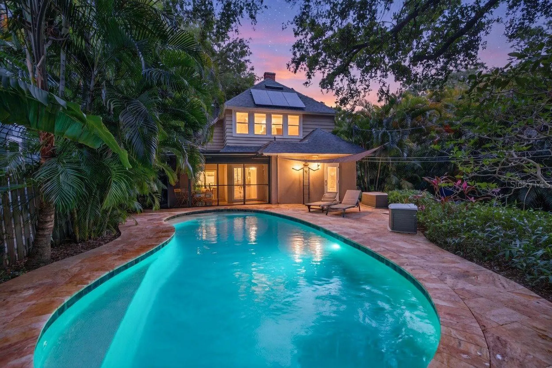 2318 Woodlawn Circle E St Petersburg FL 33704