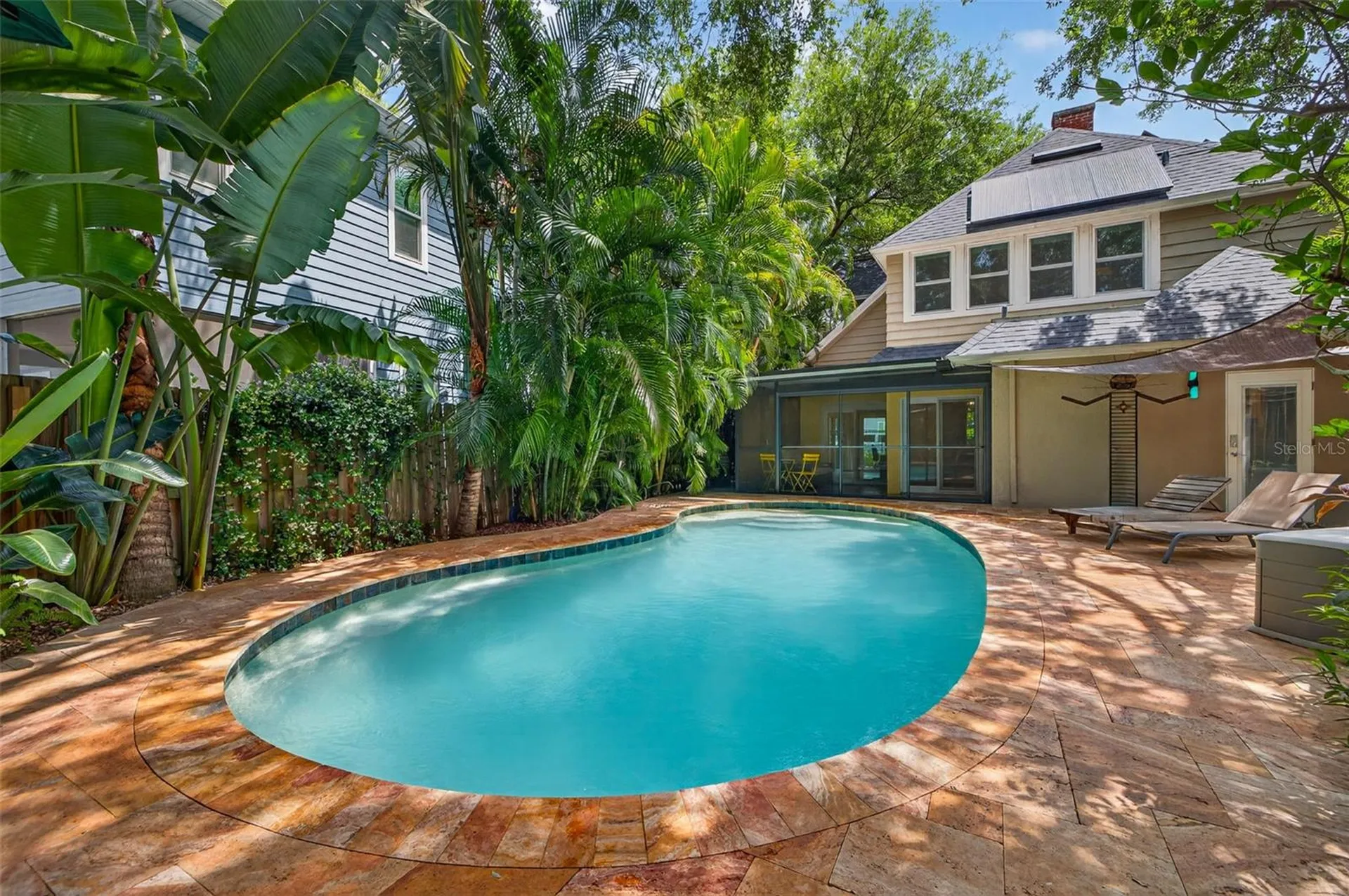 2318 Woodlawn Circle E St Petersburg FL 33704
