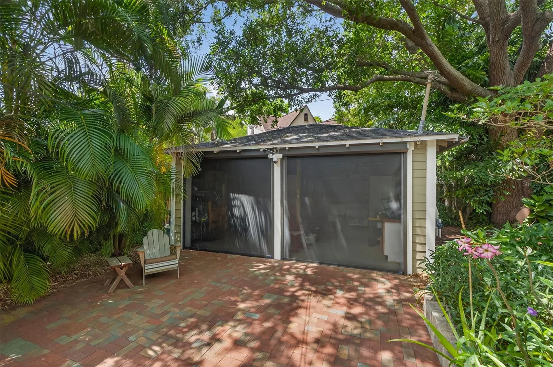 2318 Woodlawn Circle E St Petersburg FL 33704