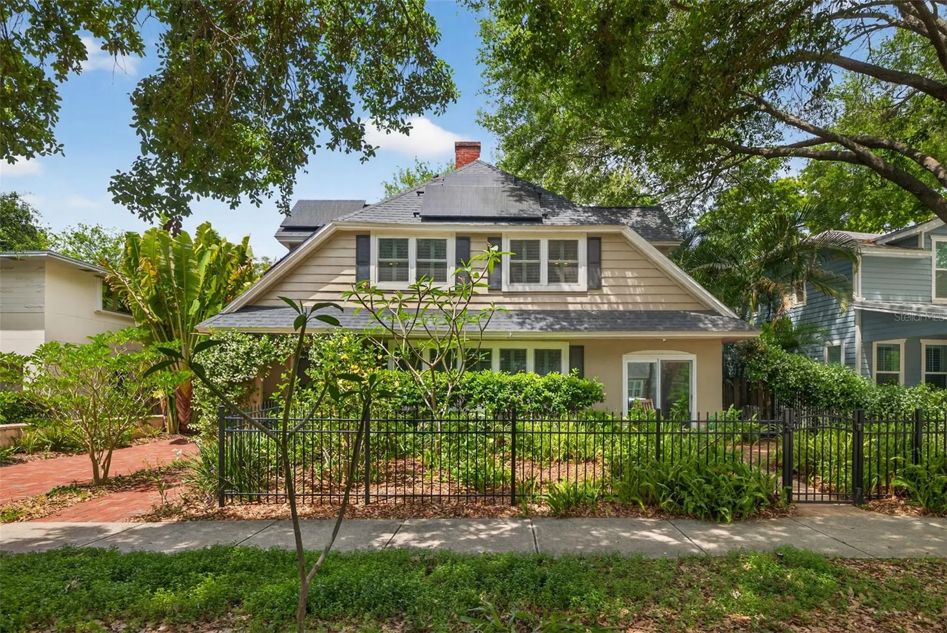2318 Woodlawn Circle E St Petersburg FL 33704
