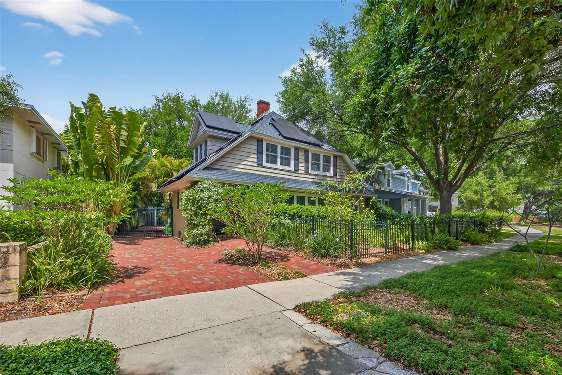 2318 Woodlawn Circle E St Petersburg FL 33704