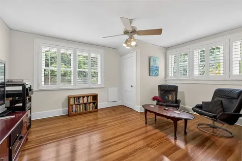 2318 Woodlawn Circle E St Petersburg FL 33704