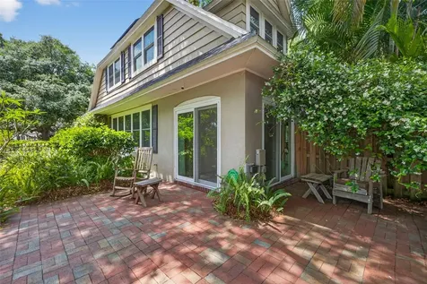 2318 Woodlawn Circle E St Petersburg FL 33704