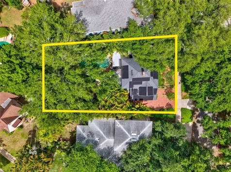2318 Woodlawn Circle E St Petersburg FL 33704
