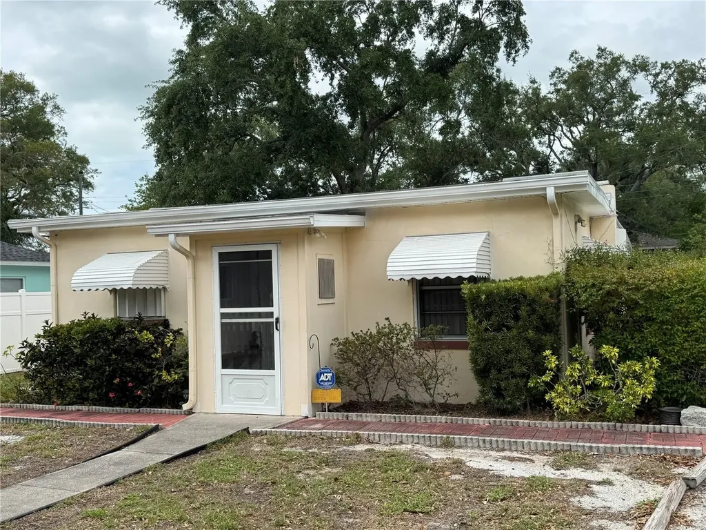 542 Roanoke Street Dunedin FL 34698