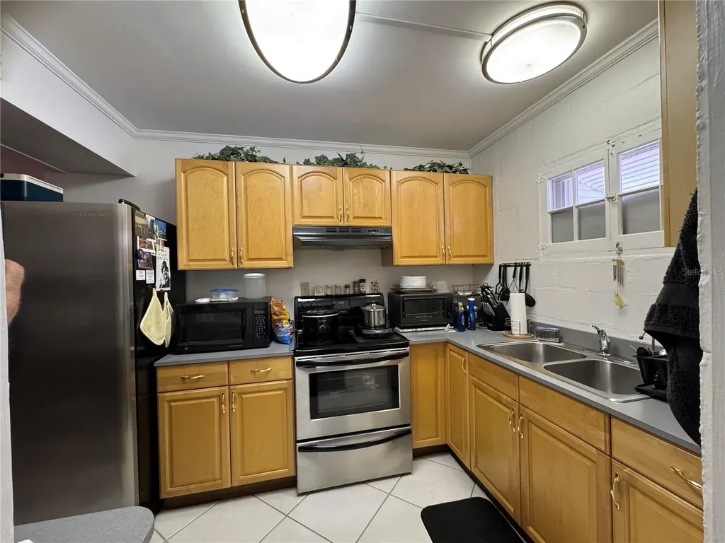 542 Roanoke Street Dunedin FL 34698