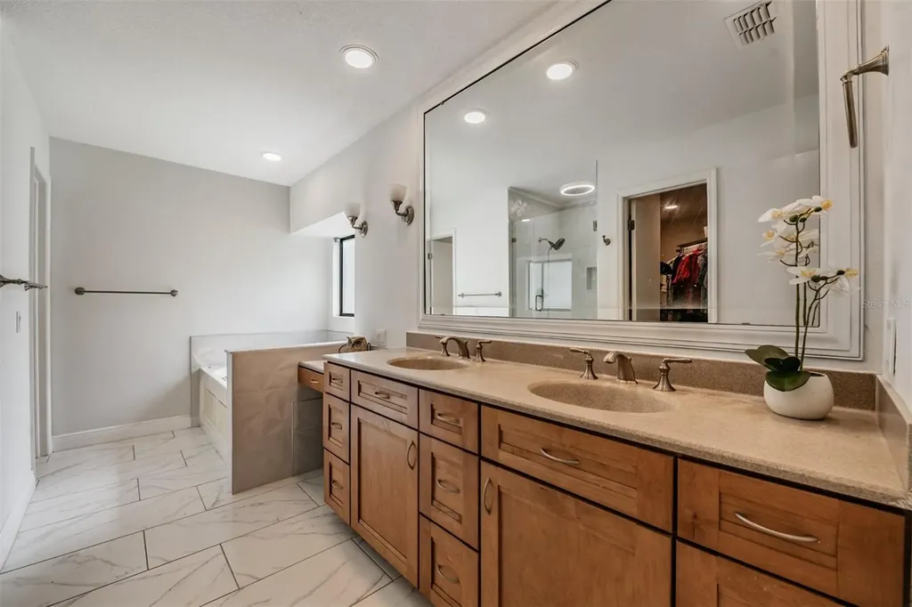 9407 Pebble Glen Avenue Tampa FL 33647