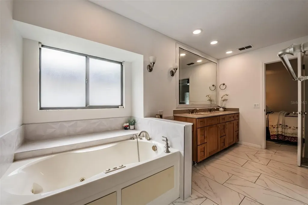 9407 Pebble Glen Avenue Tampa FL 33647