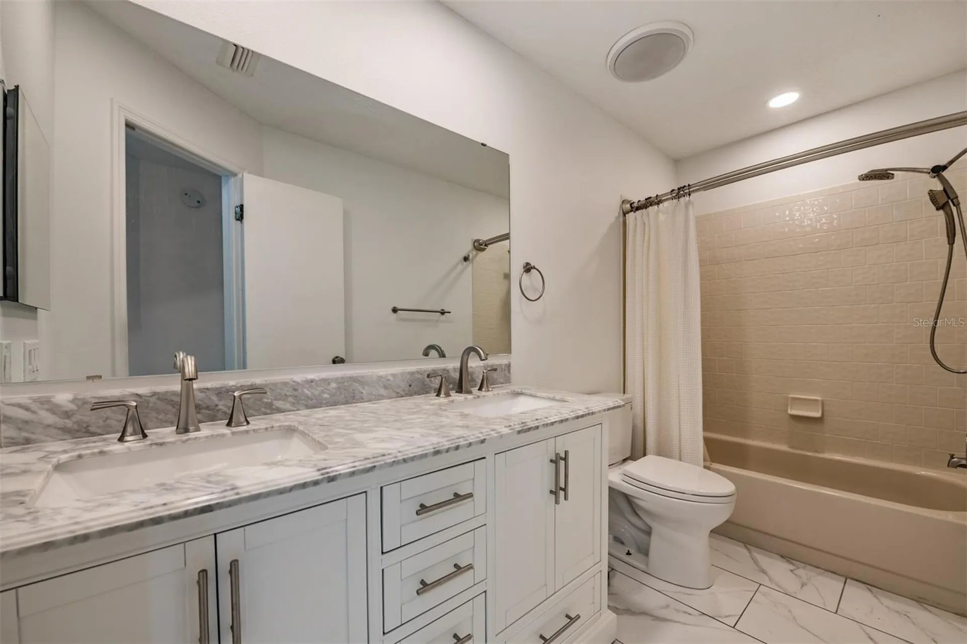 9407 Pebble Glen Avenue Tampa FL 33647