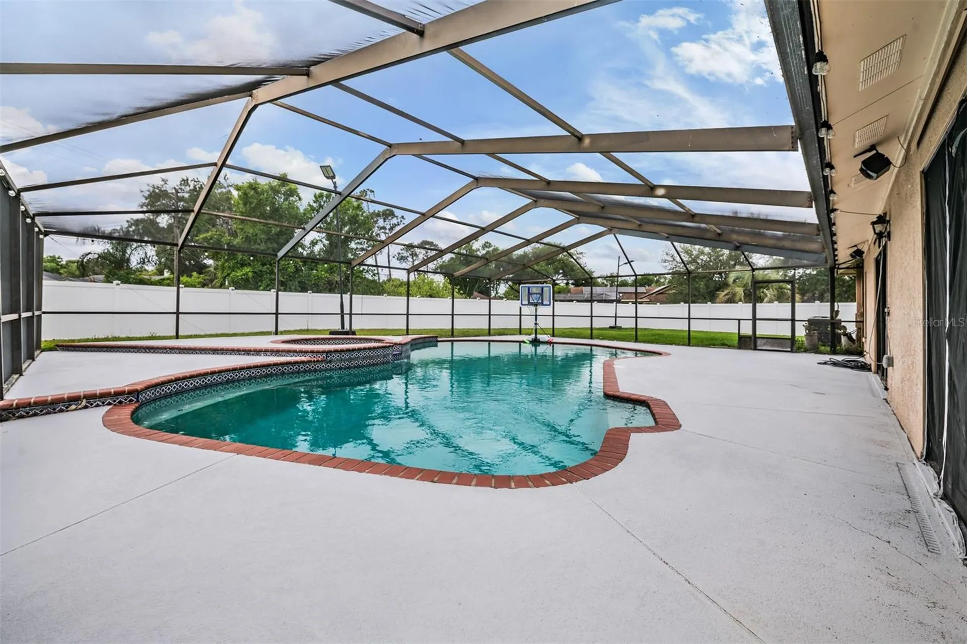 9407 Pebble Glen Avenue Tampa FL 33647