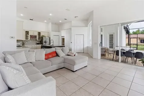 4529 Caesar Avenue Orlando FL 32833