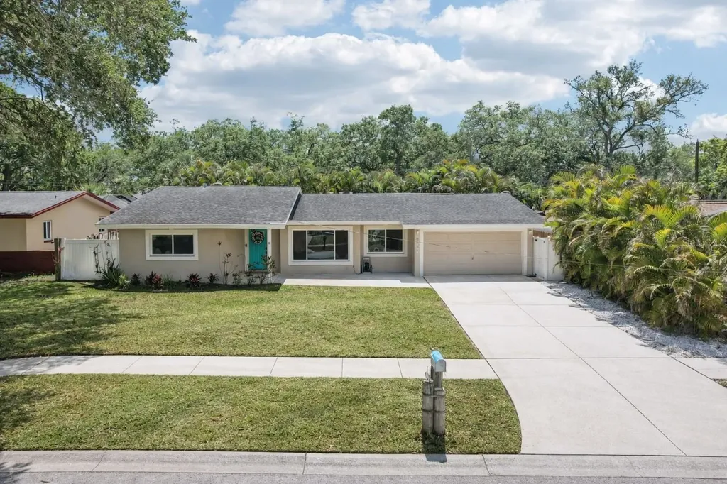 2131 Viola Drive Clearwater FL 33764