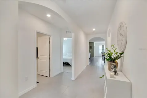 10324 Geese Trail Circle Sun City Center FL 33573