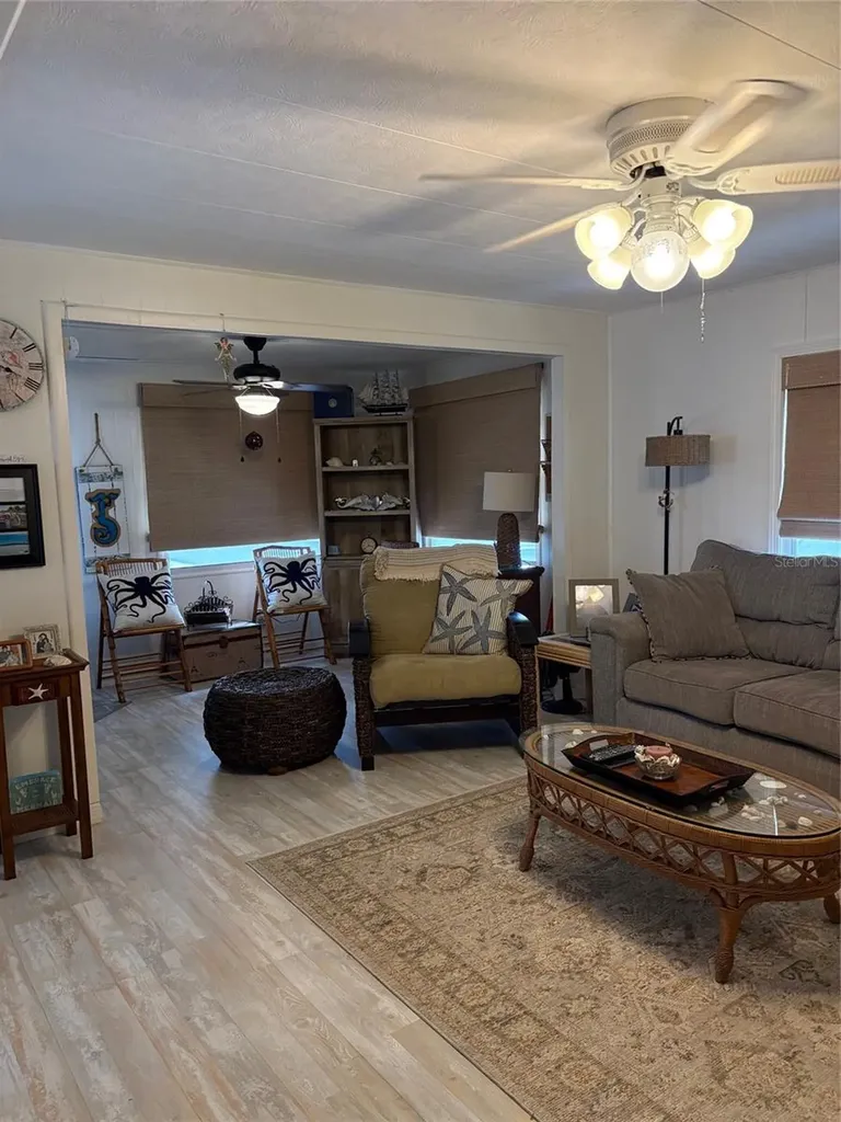 10297 N Lake Drive Largo FL 33773