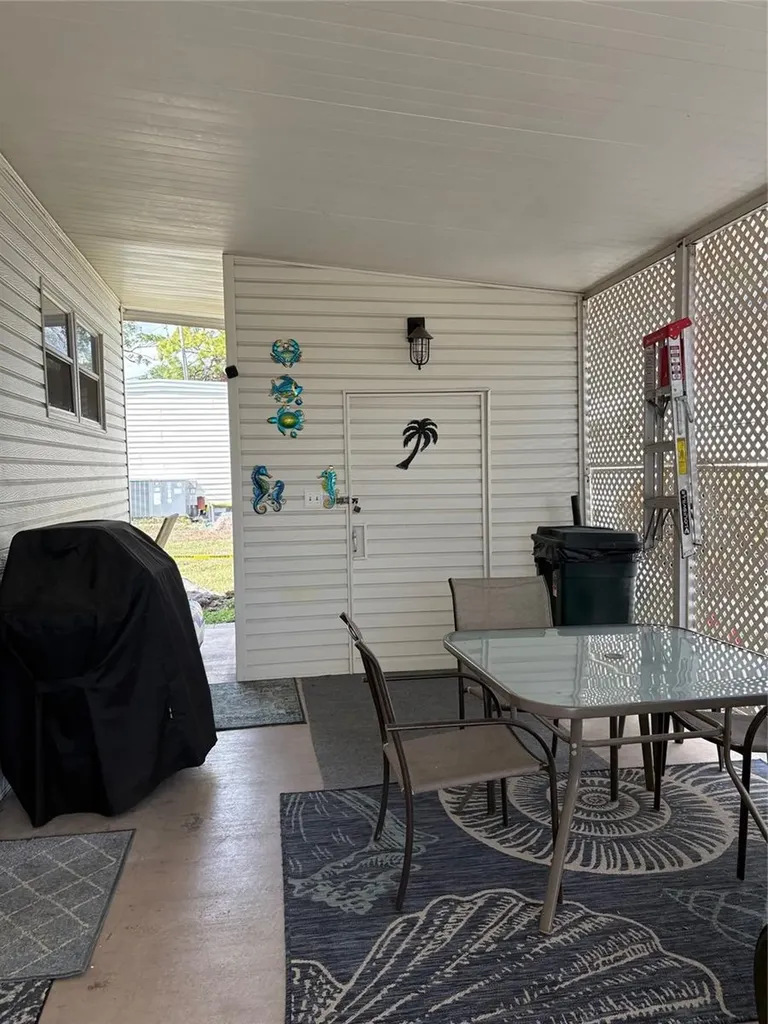 10297 N Lake Drive Largo FL 33773