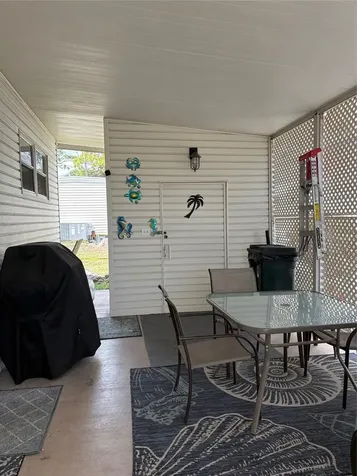 10297 N Lake Drive Largo FL 33773