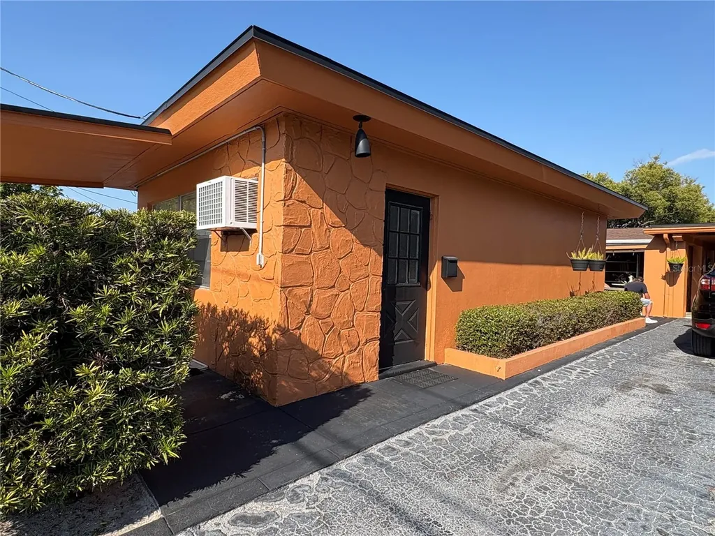 1705 N Jefferson Avenue Largo FL 33770