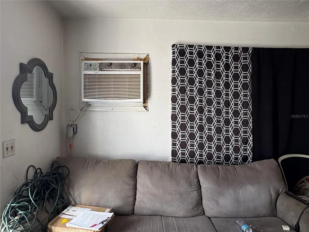 1705 N Jefferson Avenue Largo FL 33770