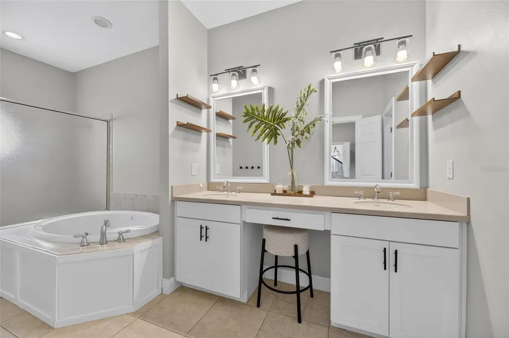 5536 Luminar Pointe Lane Apollo Beach FL 33572