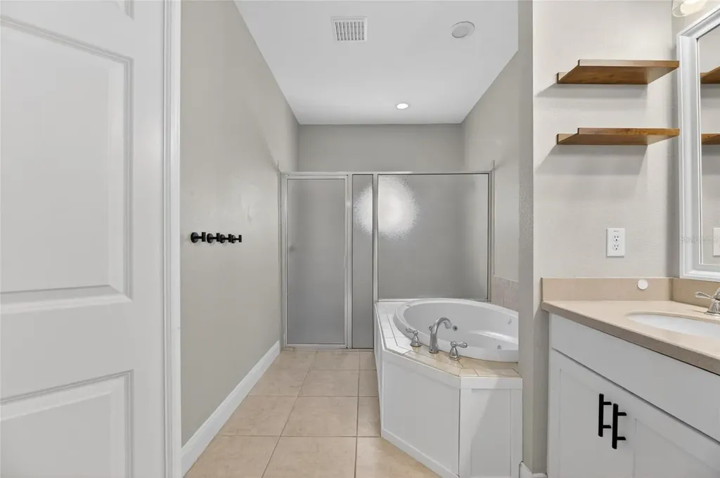 5536 Luminar Pointe Lane Apollo Beach FL 33572