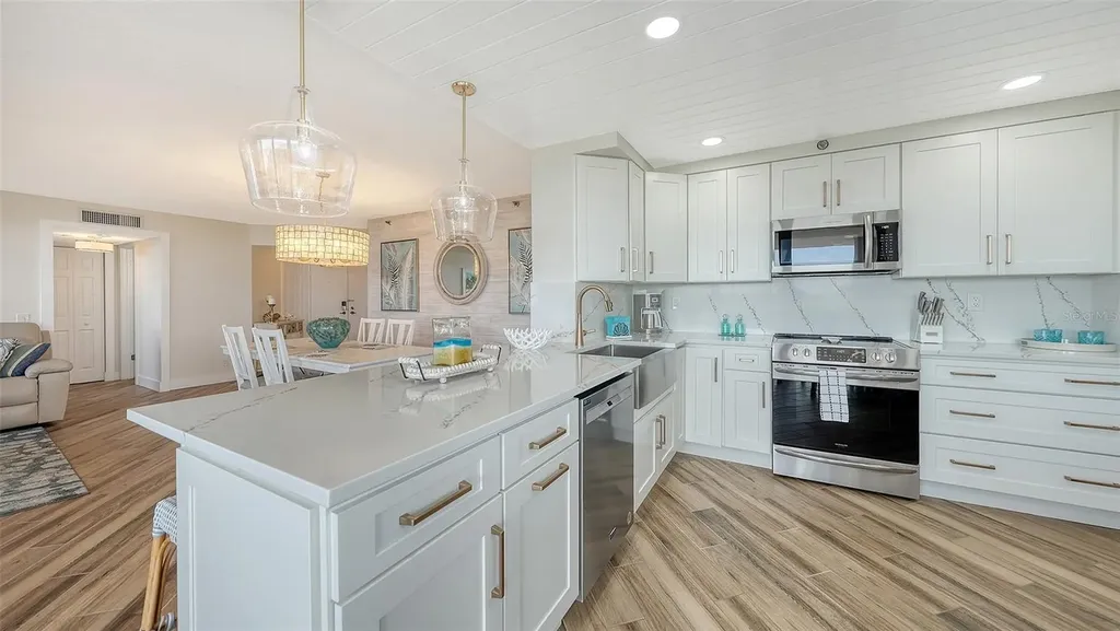 6294 Bahia Del Mar Circle St Petersburg FL 33715