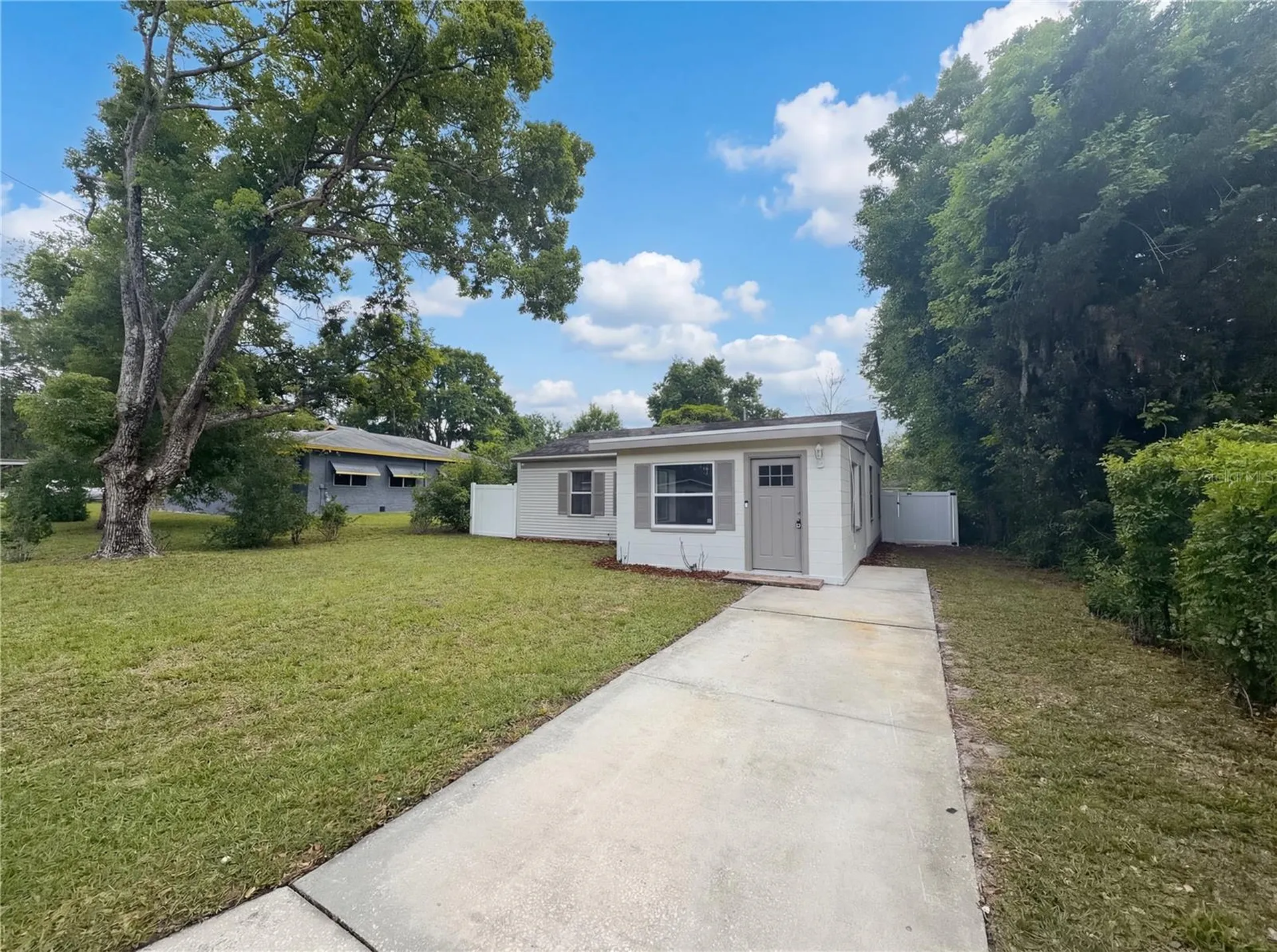 324 Bassedena Circle S Lakeland FL 33805