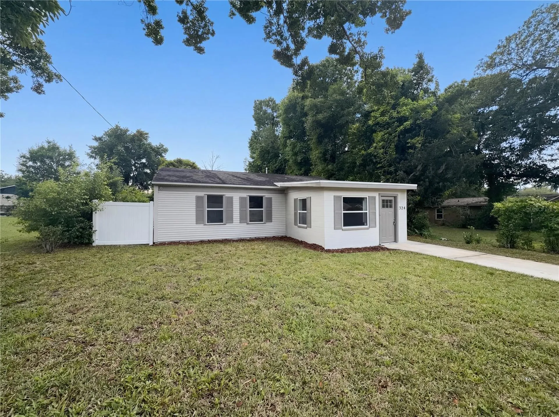 324 Bassedena Circle S Lakeland FL 33805