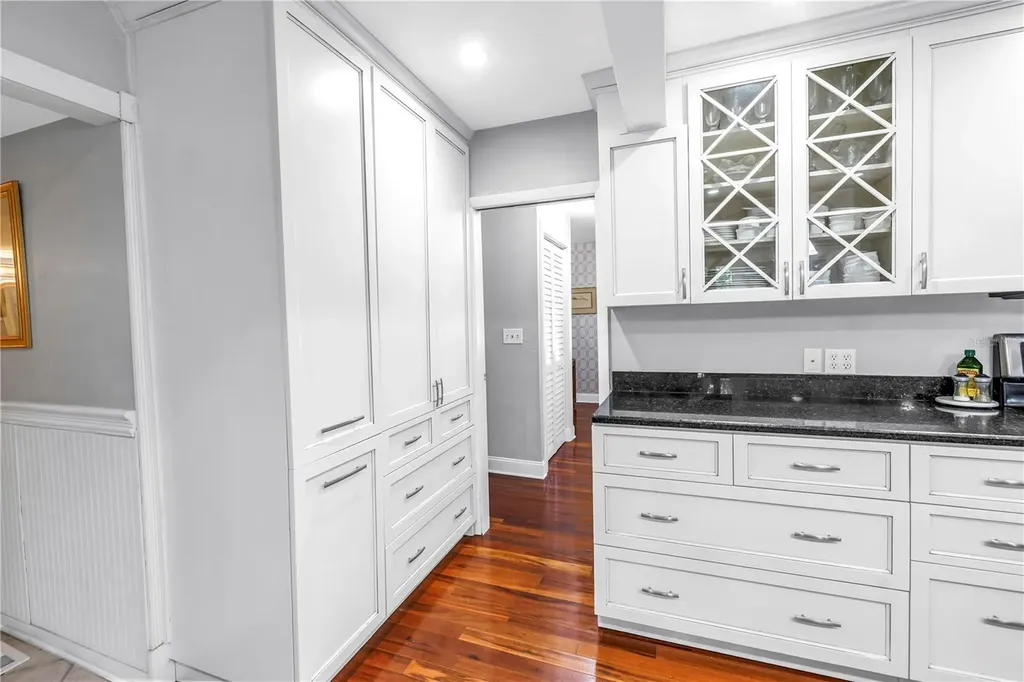 6505 Cedar Street NE St Petersburg FL 33702