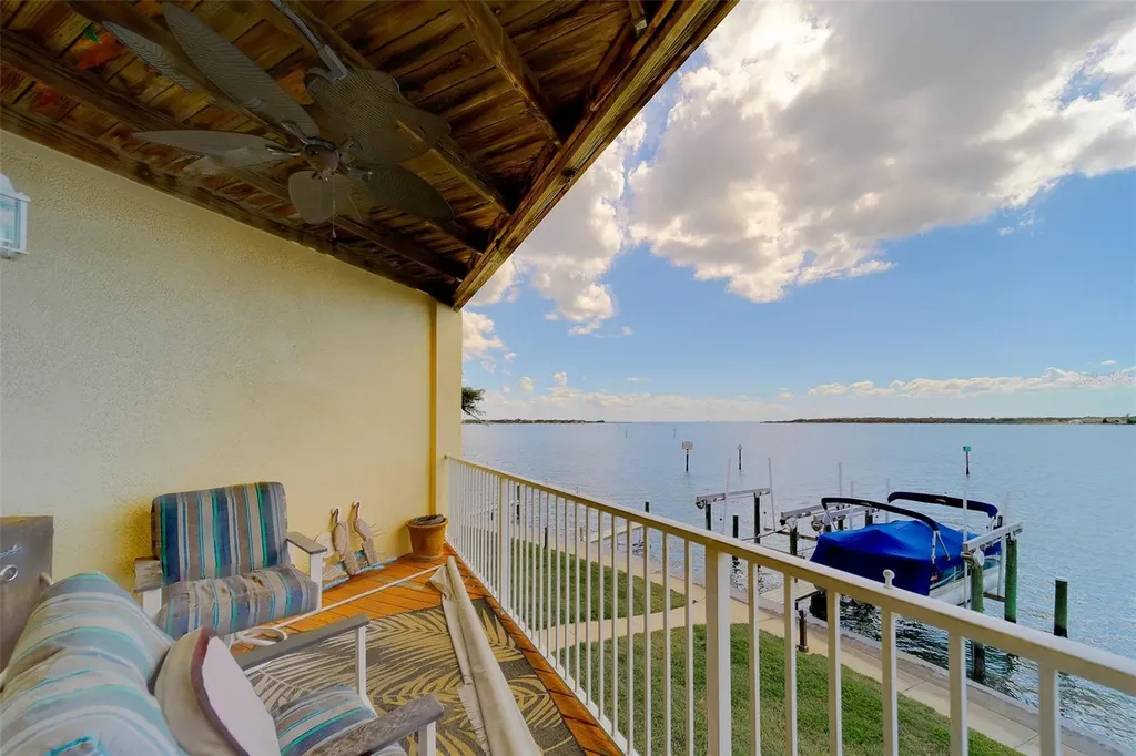 138 Brent Circle Oldsmar FL 34677