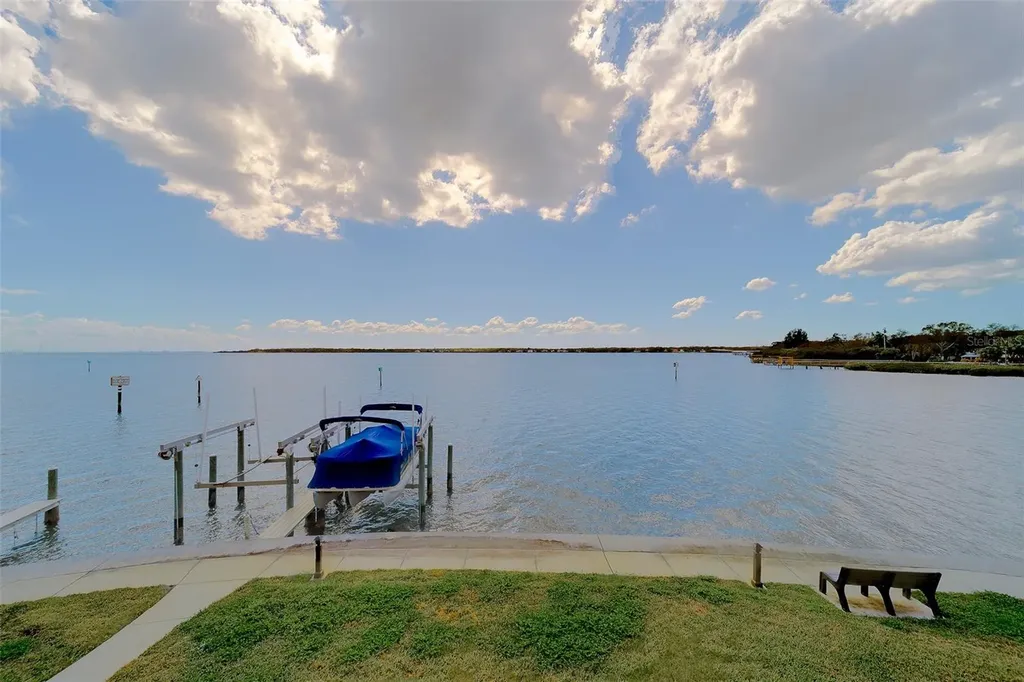 138 Brent Circle Oldsmar FL 34677