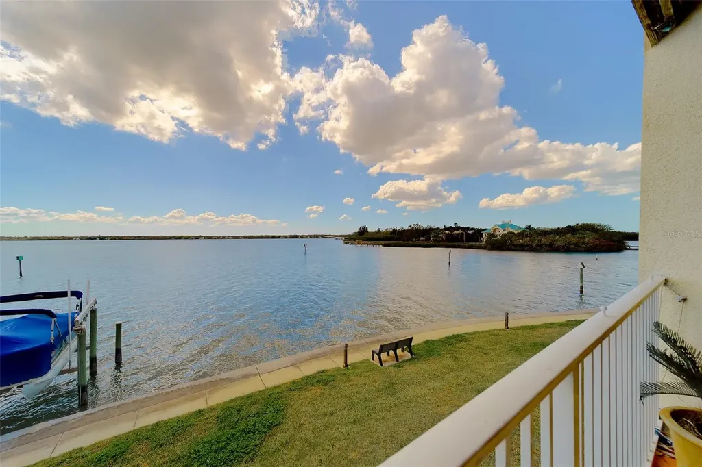 138 Brent Circle Oldsmar FL 34677