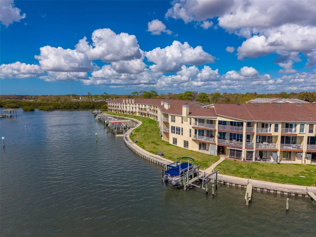 138 Brent Circle Oldsmar FL 34677